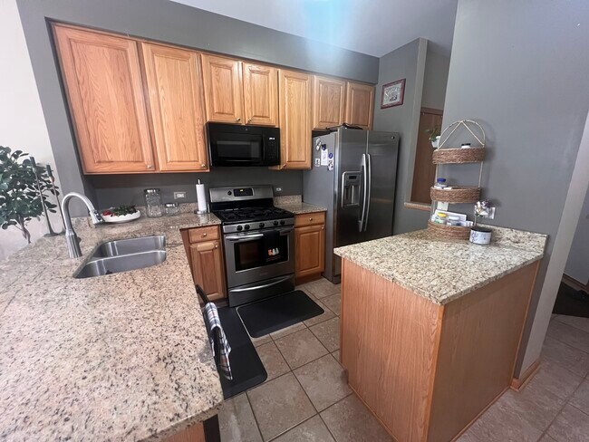 Foto del edificio - 3400 Blue Ridge Dr