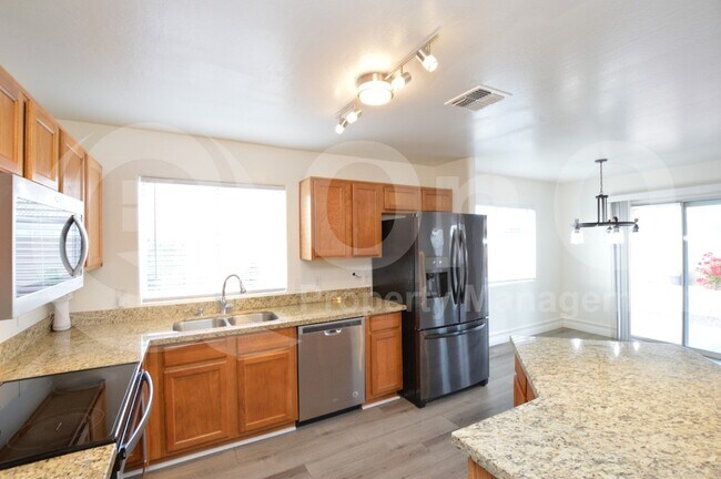 Building Photo - 8830 W Coronado Dr