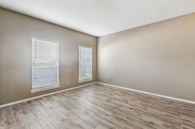 Building Photo - 2 Rivercrest Ct