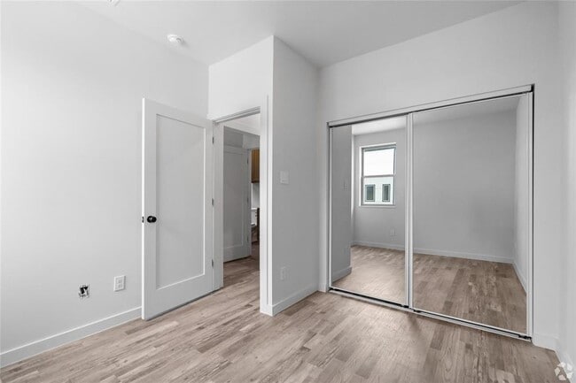 Building Photo - 13822 Bee Flower Ln