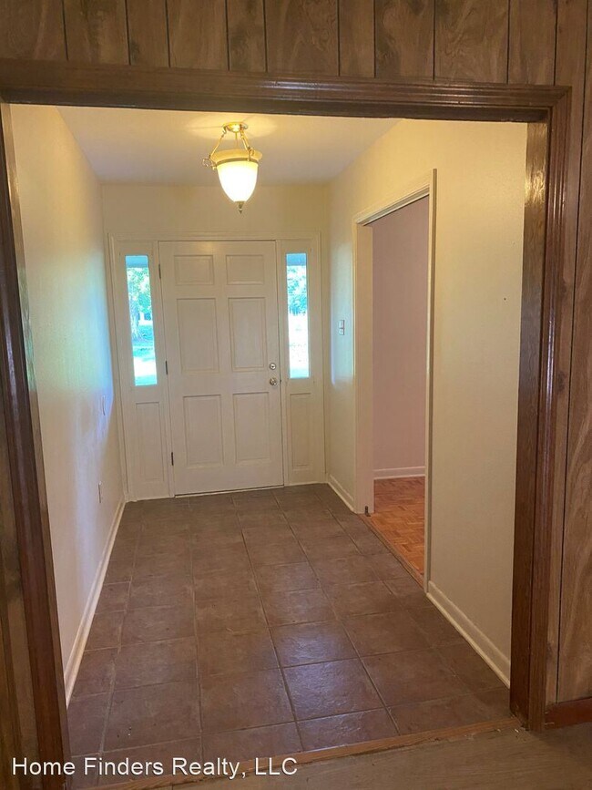 Foto del edificio - 4 br, 2.5 bath House - 24453 Walker So. Rd.