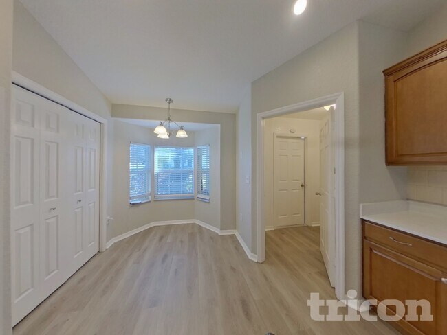 Foto del edificio - 1523 Merrimack Pkwy