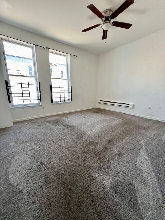 Foto del edificio - Stunning 4-Bedroom Townhome Near Temple Un...
