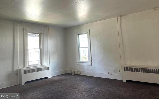 Foto del edificio - 17 Arbutus Ave