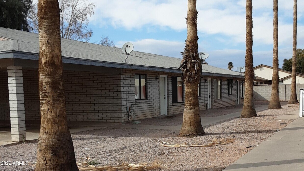 Primary Photo - 4704 E Caballero St