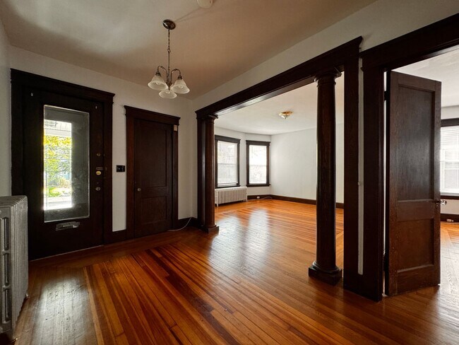 Foto del edificio - 126 Mansfield St