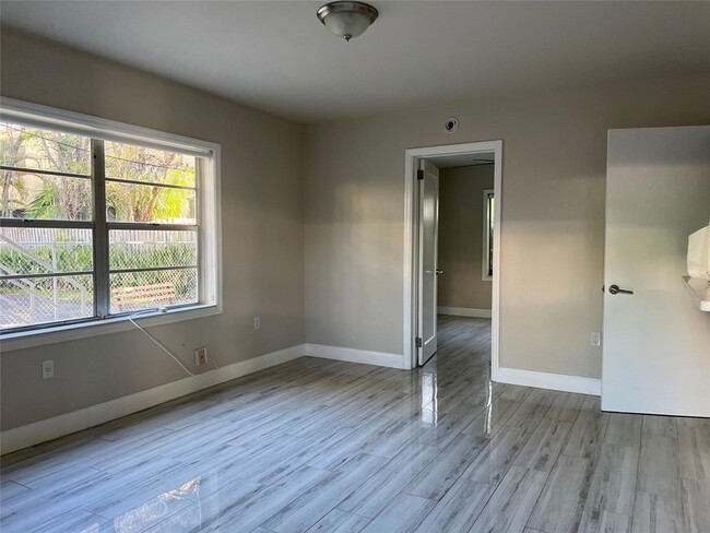 Building Photo - 1605 E Broward Boulevard Unit 3