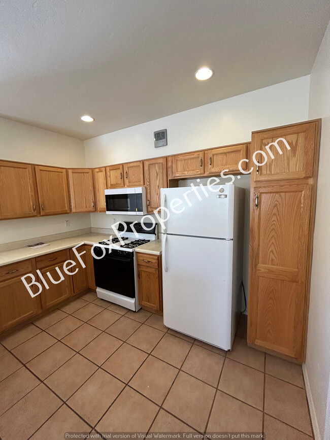 Building Photo - 6120 W Red Sky Cir