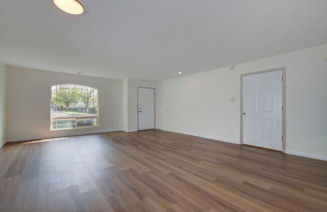 Foto del edificio - Beautiful Updated 2BR/2BA in 55+ Fisher Landing Community – Available Now!