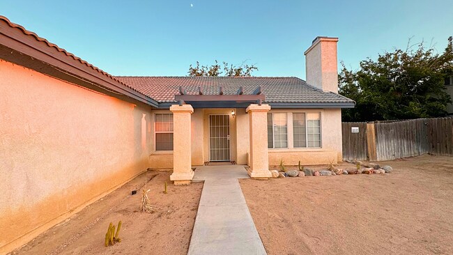 Building Photo - 10172 Evelyn Ave