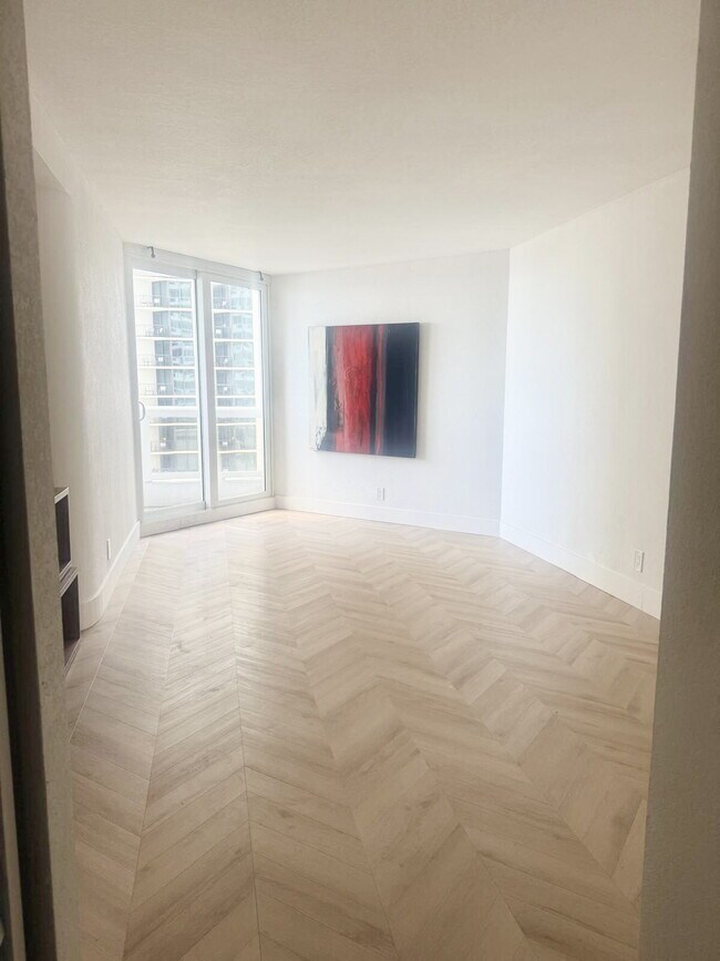 Foto del edificio - Luxury Waterfront Condo at The Grand – Miami's Premier Arts & Entertainment District