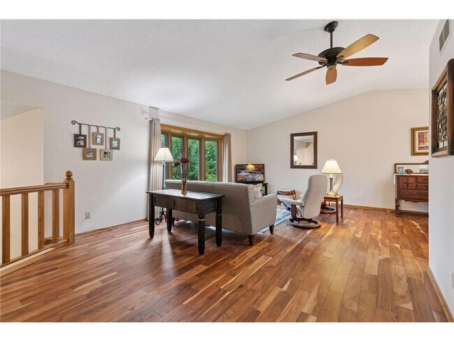 Foto del edificio - 796 Sunset Dr