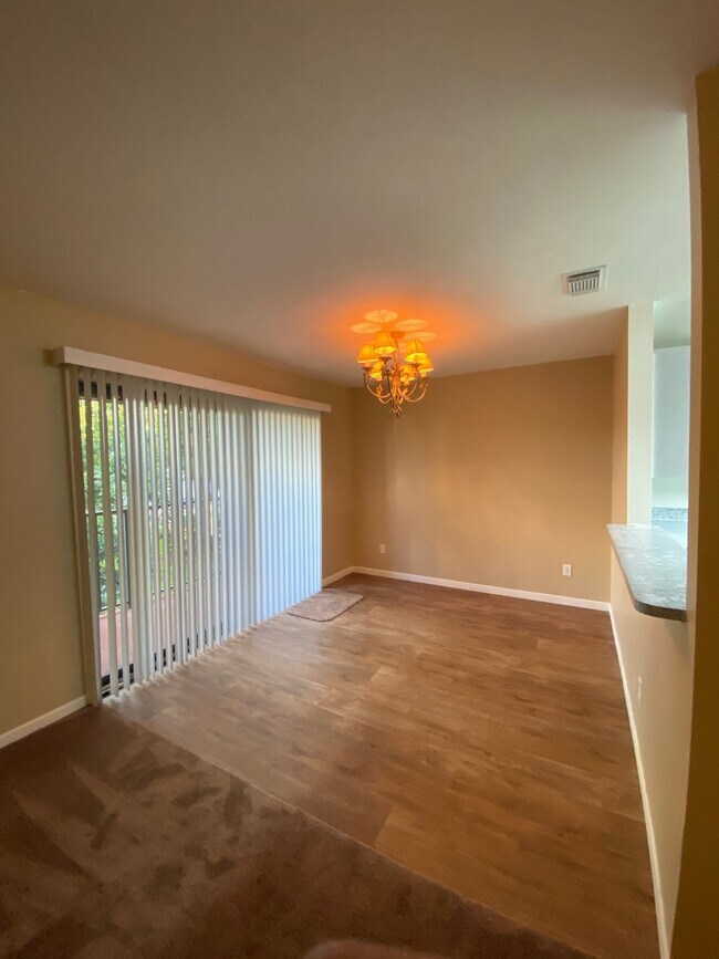 Building Photo - 2050 Oleander Blvd