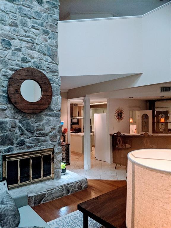 Building Photo - 7216 Chimney Corners