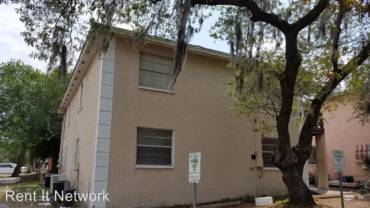 Primary Photo - 8431 N 39th St