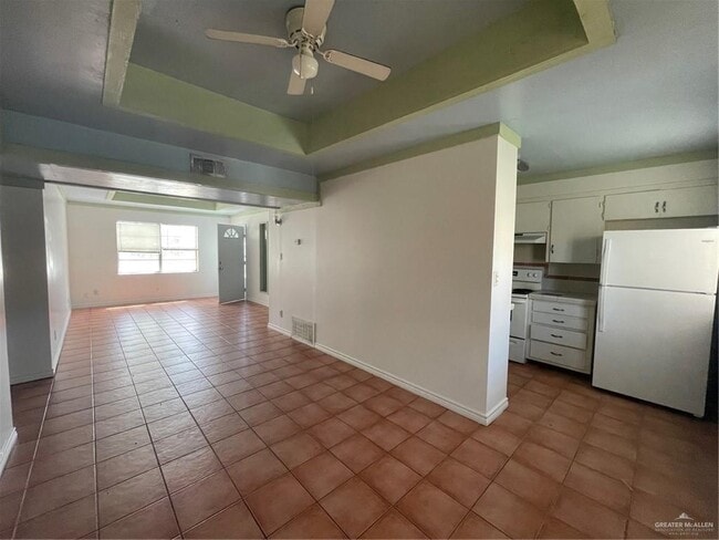 Building Photo - 13 Charles Cir