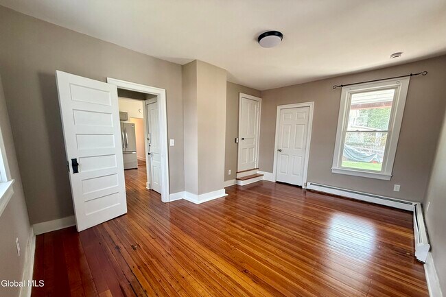 Building Photo - 9 Green Ridge Pl