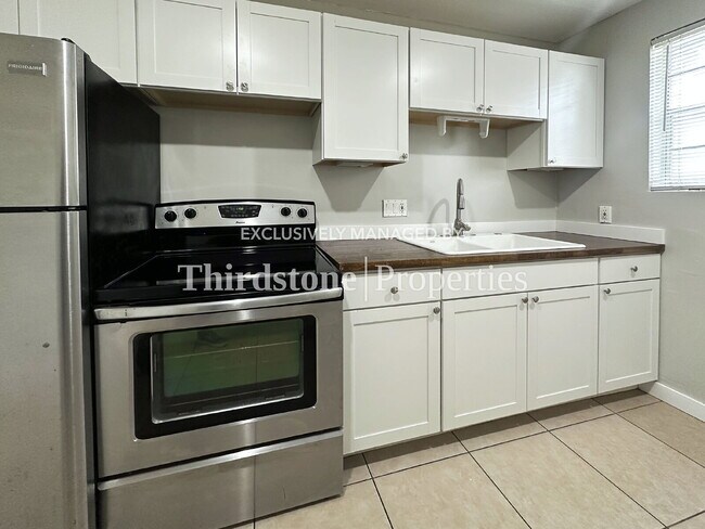 Foto del edificio - 1930 Park St