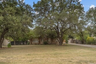 Building Photo - 144 Greenlawn Dr
