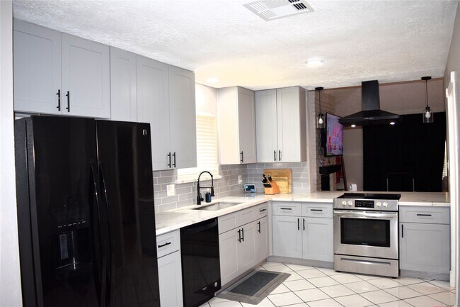 Foto del edificio - 9910 Willmont Rd