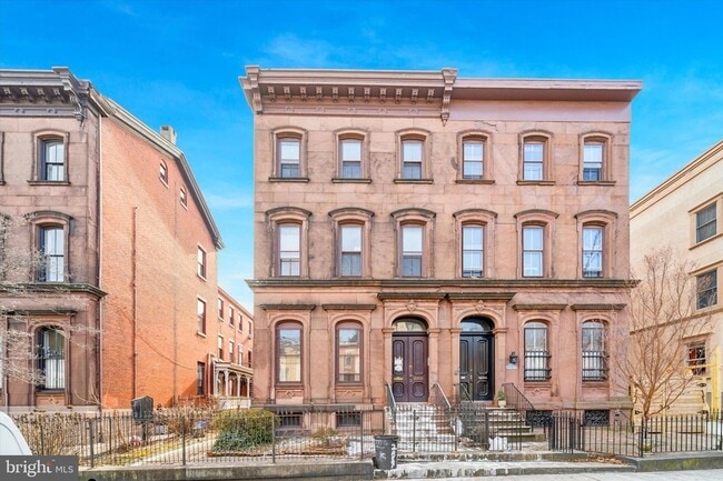 Photo - 2008 W Girard Ave Townhome