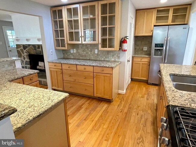 Foto del edificio - 705 Pomona Ave