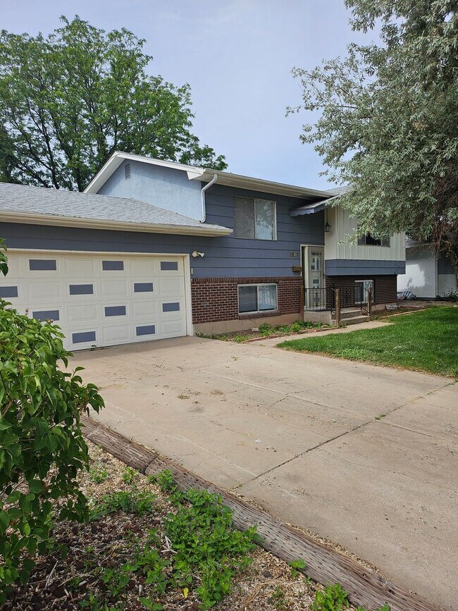Foto del edificio - ALL PROSPECTIVE TENANTS MUST SUBMIT A $58 NON-REFUNDABLE APPLICATION FEE PER APPLICANT ONLINE AND...