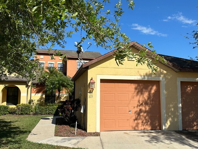 Building Photo - 910 Luminary Cir