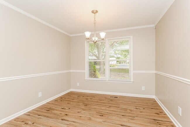 Foto del edificio - 2409 Racquet Club Dr