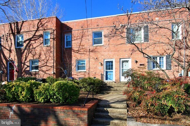 Foto del edificio - 2942 Landover St