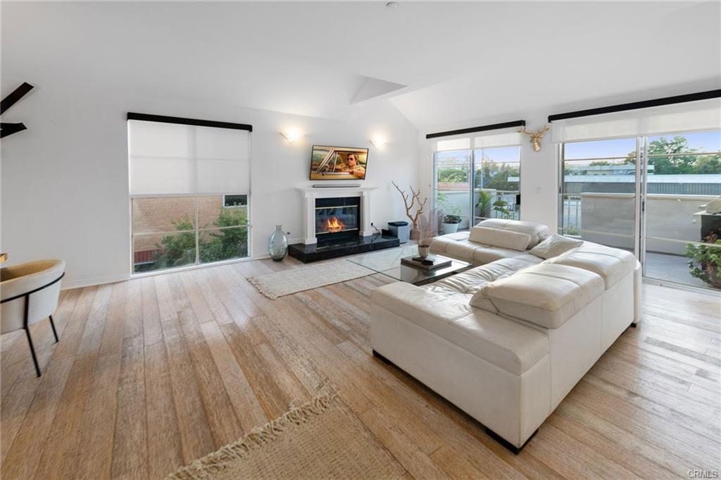 Foto principal - 1401 S Bentley Ave