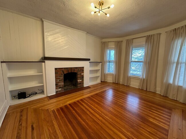 Sala de estar - 118 Forest Hill Dr