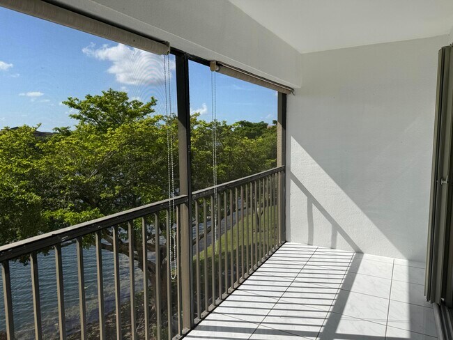 Foto del edificio - 1001 SW 141st Ave