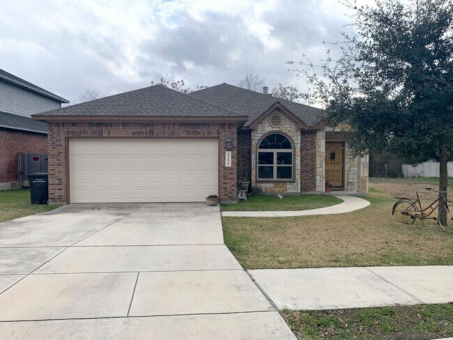 Building Photo - Spacious Ranch Home with Covered Patio & Greenbelt | 410 & Rittiman Rd