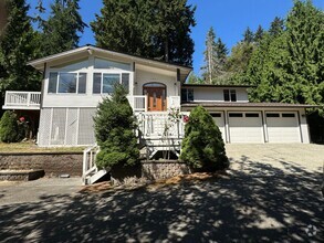 Building Photo - 1801 156th Ave SE