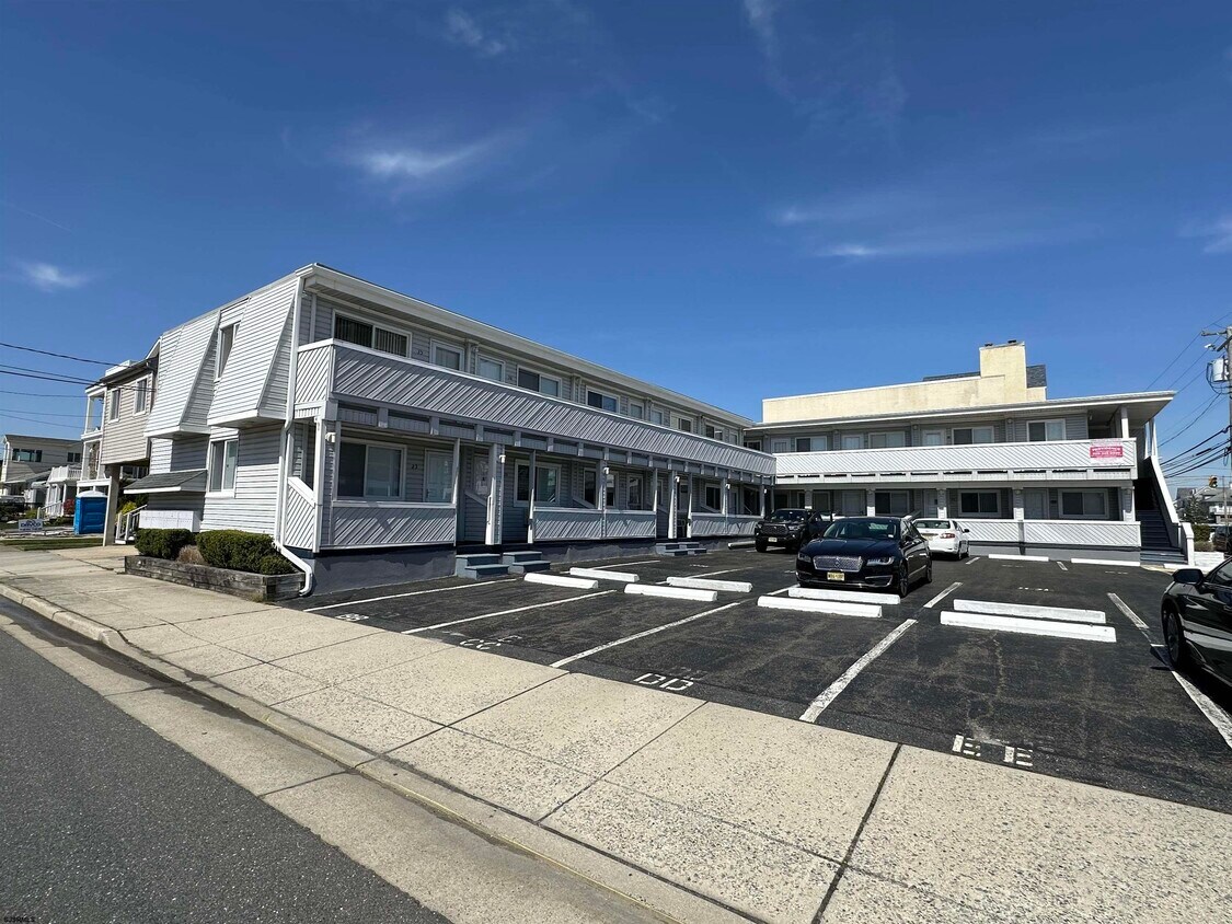 Primary Photo - 9105 Atlantic Ave