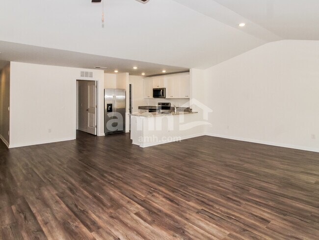 Foto del edificio - 999 Jt Westfield Dr