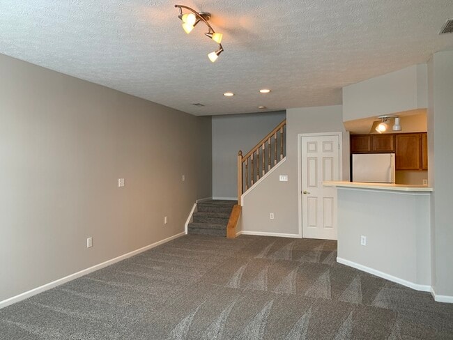 Building Photo - Nice Condo Located in Franklin Township!