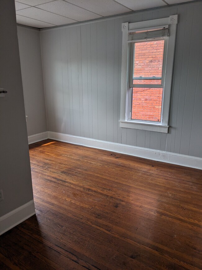 Building Photo - 508 Winchester Ave