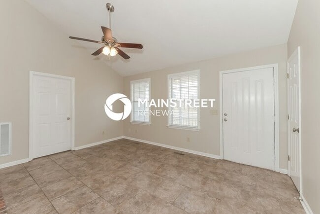 Foto del edificio - 3 Bedroom Pet-Friendly Home in La Vergne, ...