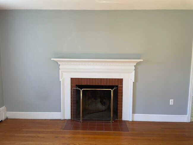 Living Room - 70 Edwards St