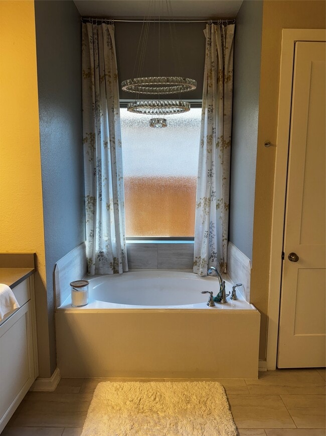 Building Photo - 4594 Silver Moon Dr