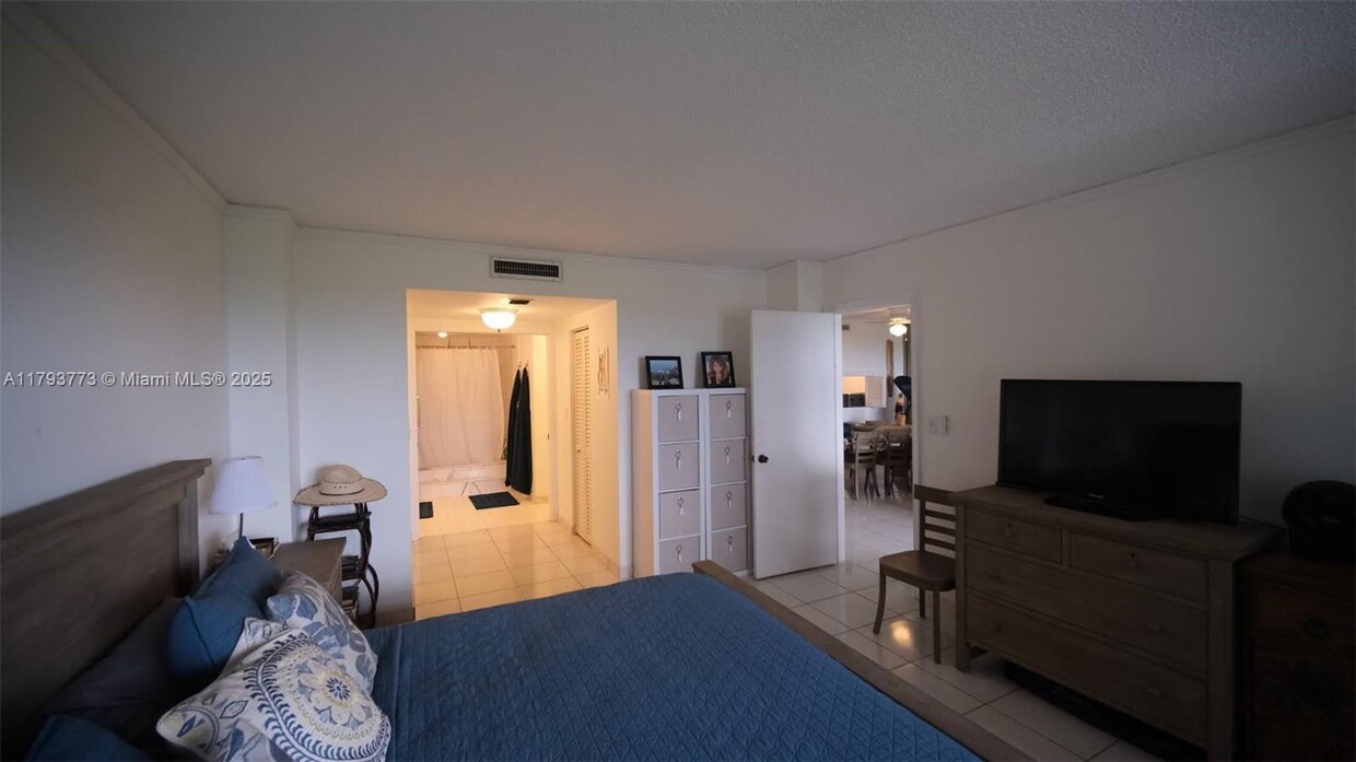 Building Photo - 155 Ocean Ln Dr