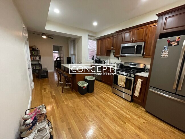 Foto del edificio - 1027 Tremont St