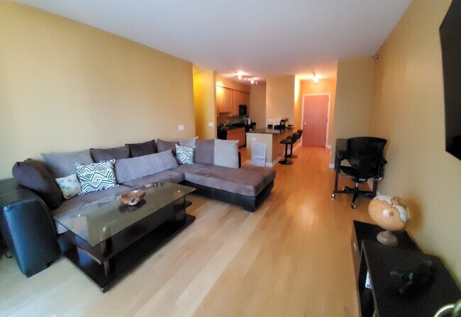 Foto del edificio - 421 W Huron St