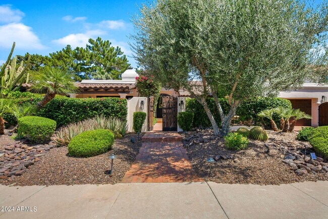 Building Photo - 9836 E Topaz Dr