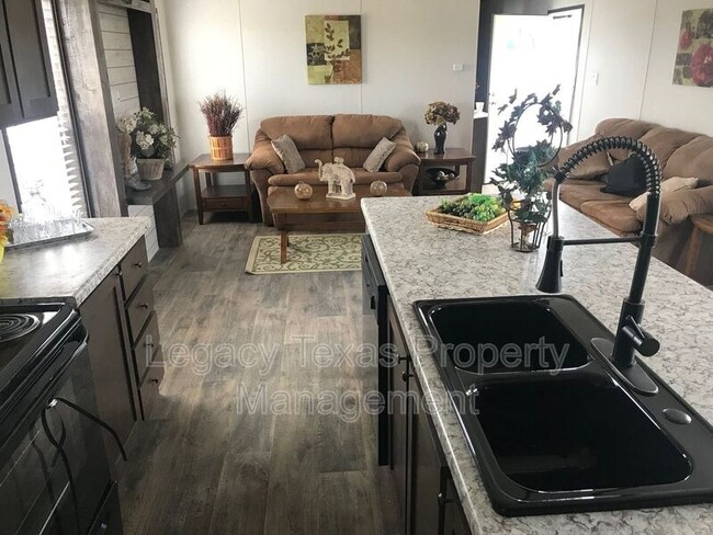 Foto del edificio - 800 N Old Betsy Rd