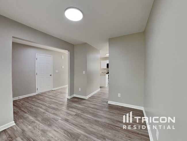 Foto del edificio - 4085 Heather View Ln