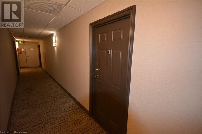 Photo du bâtiment - 1270 Maple Crossing Blvd