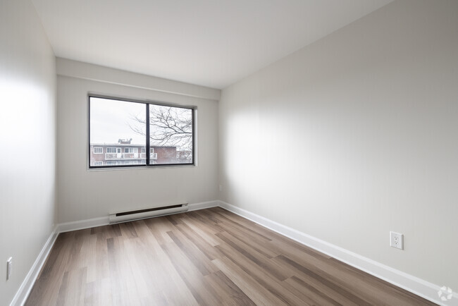 2BR,1BA-750 SF - Rue Mistral